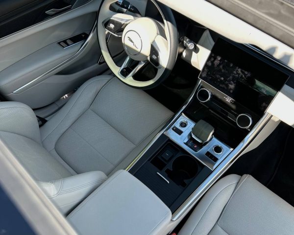 Jaguar XF x260 — изображение 14