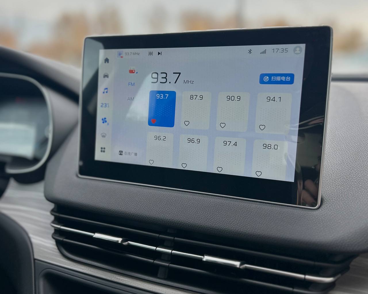 Hongqi E-QM5 РЕСТАЙЛИНГ — изображение 12