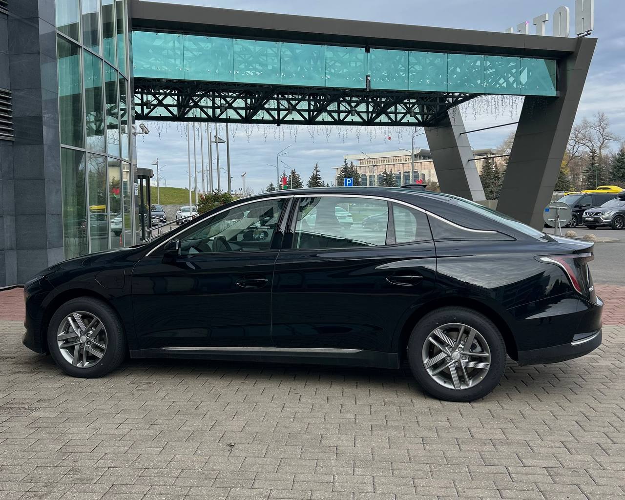 Hongqi E-QM5 РЕСТАЙЛИНГ — изображение 7